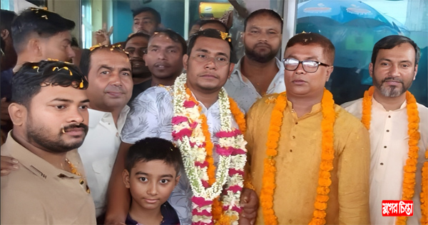 জামিনে মুক্ত হয়ে ফুলেল শুভেচ্ছায় সিক্ত সাগর প্রধান