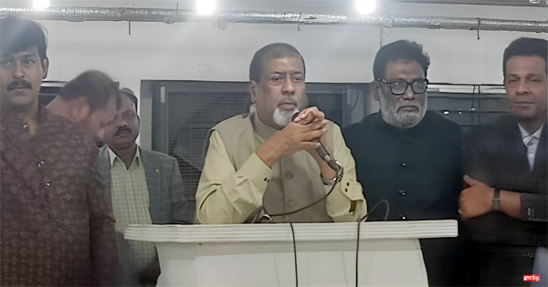 আমি তো রাজাকার নই, আমার সাথে কেন বসলেন না : সেলিম ওসমান