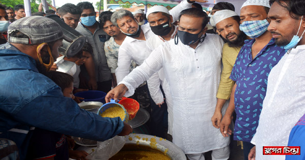 প্রয়াত মমতাজ বেগমের স্মরণে কাঙ্গালী ভোজ বিতরণে আবু সুফিয়ান&nbsp;