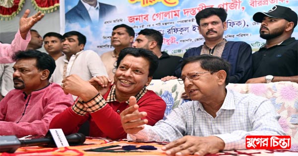 বিরোধের অবসান এক মঞ্চে দুই নেতা