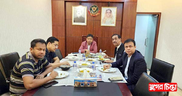 হারুনের ভাতের হোটেলে ভাত খেলেন শামীম ওসমান