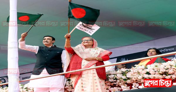 প্রধানমন্ত্রীর দুই পাশে শামীম-আইভী