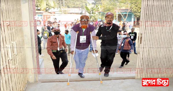 প্রতিদ্বন্দ্বী নেই ঝামেলাও নেই