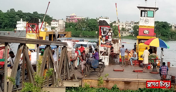 নবীগঞ্জ ফেরিঘাটে চরম স্বেচ্ছাচারিতা
