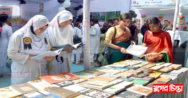বই মেলায় ক্রেতার চেয়ে দর্শনার্থী বেশি