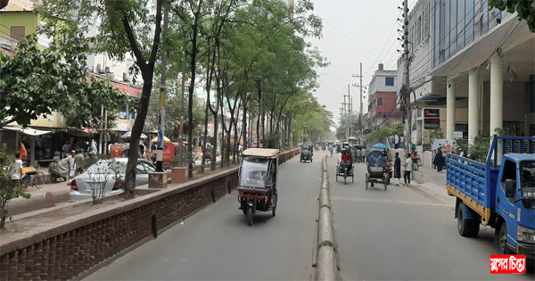 তীব্র তাপে রাস্তা-ঘাট শূন্য