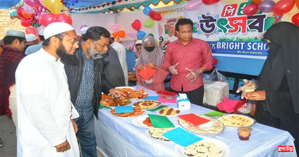 নারায়ণগঞ্জে ব্রাইট স্কলার স্কুলের শিক্ষার্থীদের নিয়ে পিঠা উৎসব