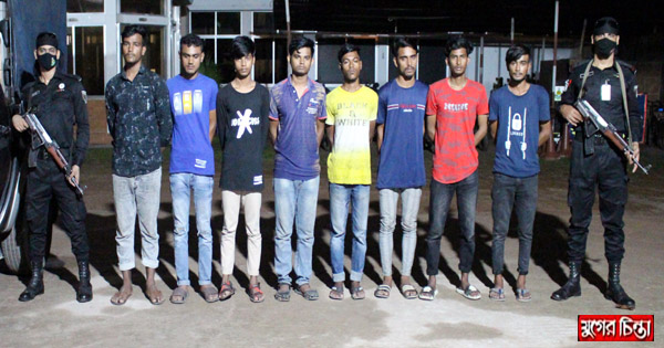 অস্ত্রসহ কিশোর গ্যাং এর ৮ সদস্য গ্রেফতার&nbsp;