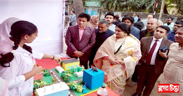 তোমরা ফেসবুক চালাও ফেসবুক যাতে তোমাদের না চালায় :সালমা ওসমান লিপি