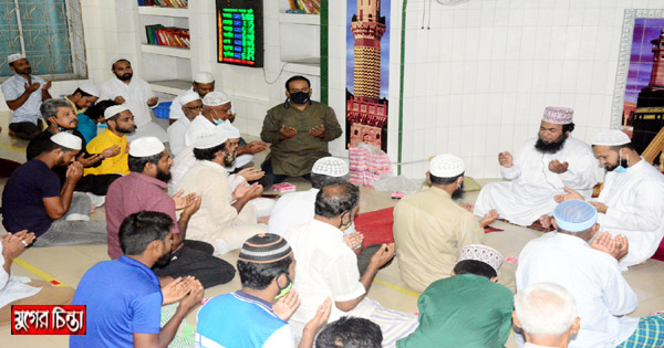 প্রয়াত মমতাজ বেগমের স্মরণে সুফিয়ানের আয়োজনে মসজিদে দোয়া