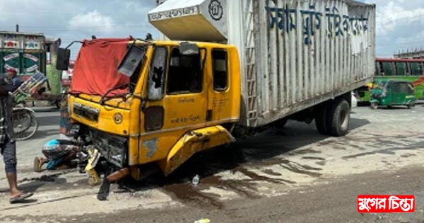 কাভার্ডভ্যানের চাপায়&nbsp;রিকশাচালকের মৃত্যু