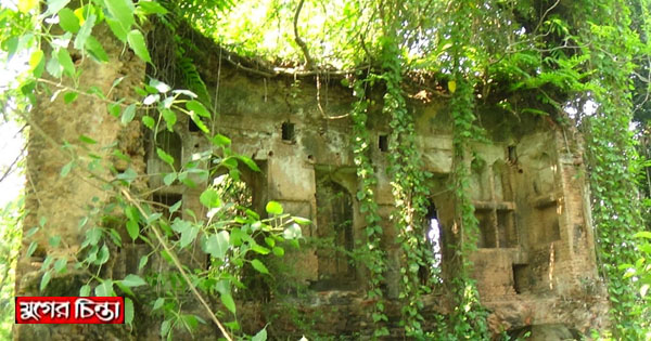 সংস্কারের অভাবে বিলীন হয়ে যাচ্ছে ক্রোড়িবাড়ি টাঁকশাল