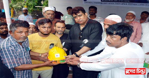 প্রাসাদ নির্মান শ্রমিকদের উদ্যেগে&nbsp;দোয়া