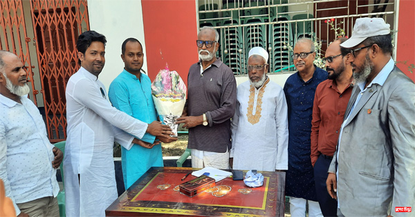 তৃণমূল বিএনপিতে যোগদানের মাধ্যমে রাজনীতিতে এডভোকেট রোকন