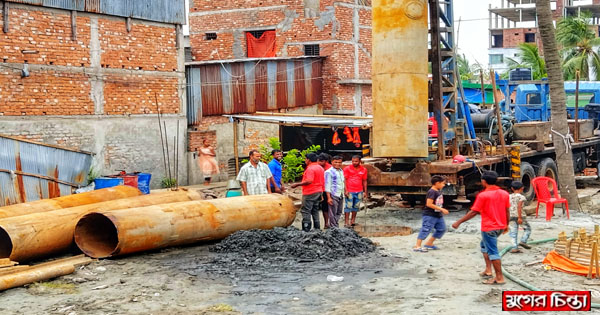 একই এলাকায় দ্বিতীয় পাম্প বসানোর উদ্যোগে অন্য এলাকায় দুর্ভোগ