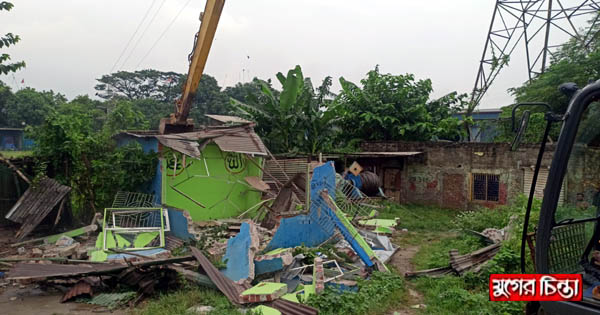 শীতলক্ষার&nbsp;তীরে&nbsp;৬টি ডকইয়ার্ডের ২০টি অবৈধ স্থাপনা উচ্ছেদ&nbsp;