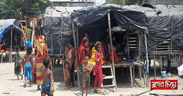 রূপগঞ্জে কষ্টের জীবন থেকে ফিরে আসতে চান বেদেরা