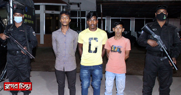 আড়াইহাজারে বিপুল গাঁজাসহ গ্রেফতার ৩