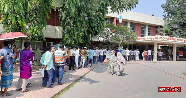 রোগীর চাপ সামলাতে পারছেনা করোনা হাসপাতাল