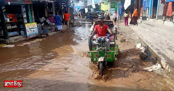 মোগরাপাড়া থেকে পাঁচানী ও শম্ভুপুরাগামী সড়কের বেহাল দশা