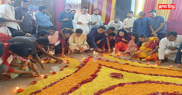 নিতাইগঞ্জ সার্বজনীন পূজা মন্ডপে প্রদীপ জ্বালিয়ে দীপাবলী উদযাপন