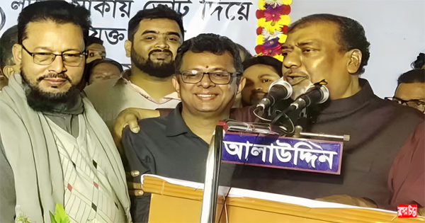 পরিবারকে নিয়ে বিএনপি নেতাদের শীতের পিঠা খেতে বললেন সেলিম ওসমান