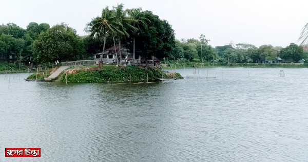 রূপকথার রহস্যময় মাছুমাবাদ দীঘি