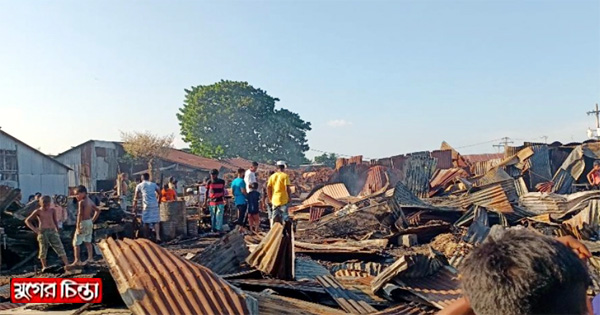 আড়াইহাজারে অগ্নিকাণ্ডে বিপুল টাকার সম্পদ পুড়ে ছাই
