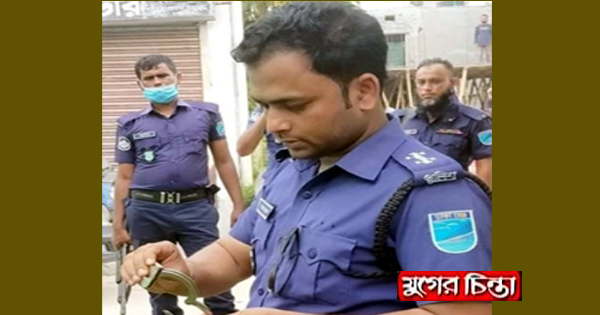 আবর্জনার স্তূপ থেকে হাতকড়া উদ্ধার