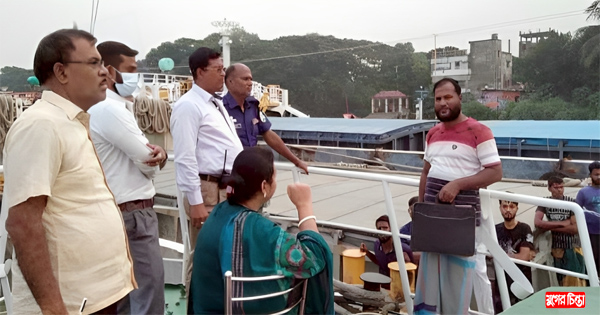 শীতলক্ষ্যায় পাঁচ নৌযানকে জরিমানা