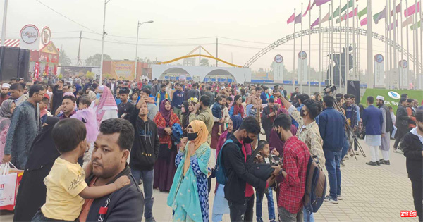 বাণিজ্যমেলা কানায় কানায় পূর্ণ