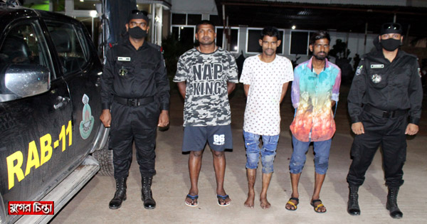 দেশীয় বাংলা মদ ও গাঁজাসহ গ্রেফতার ৩