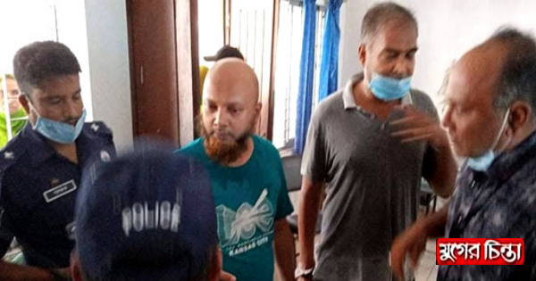 টিকা দিতে দেরি করায় হাসপাতাল স্টাফদের মারধর