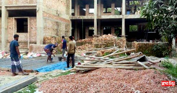 সোনারগাঁয়ে নিম্নমানের সামগ্রী দিয়ে ভবন নির্মাণ