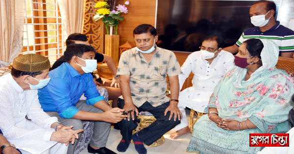 সমবেদনা জানাতে মেয়র আইভীর বাসভবনে সাবেক এসপি হারুন