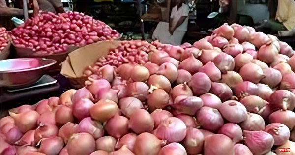ফের সেঞ্চুরী পেঁয়াজের দামে