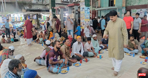 গরীব দুঃখীদের নিয়ে ইফতার করলেন সাবেক সাংসদ খোকা