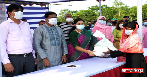 রূপগঞ্জে প্রধানমন্ত্রীর উপহার সামগ্রী বিতরন
