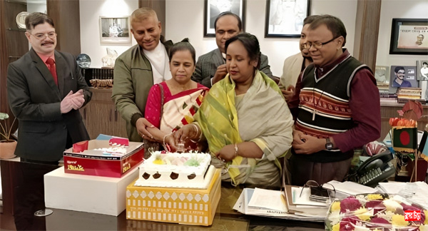 খ্রীস্টান সম্প্রদায়ের সাথে&nbsp;আইভীর শুভেচ্ছা বিনিময়