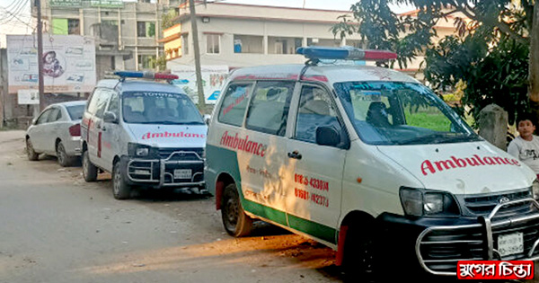 সোনারগাঁয়ে অ্যাম্বুলেন্স সেবায় জিম্মি রোগী, অতিরিক্ত অর্থ আদায়
