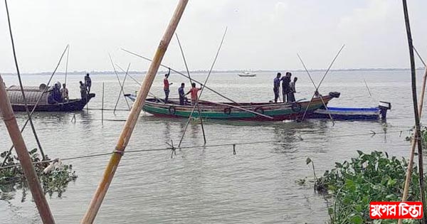 সোনারগাঁয়ে মেঘনা নদীতে অবৈধ &nbsp;মাছের ঘের উচ্ছেদ