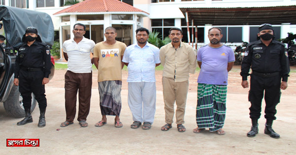 সোনারগাঁয়ে থেকে ৫ জুয়ারী গ্রেফতার