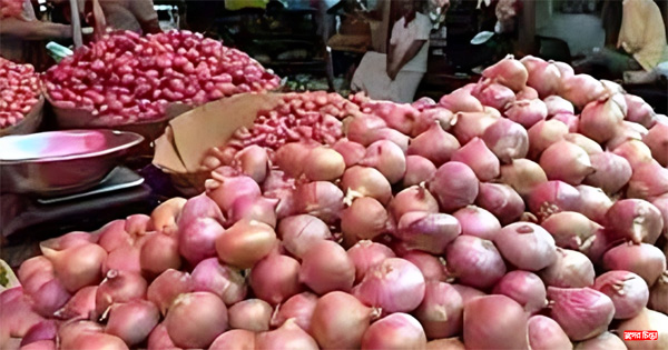 অস্বাভাবিকভাবে দাম কমেছে পেঁয়াজের