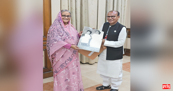 গণভবনে প্রধানমন্ত্রীর সাথে সৌজন্য সাক্ষাৎ করেন আবদুল হাই