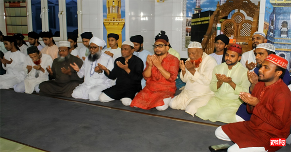 নিজামুল ইসলাম বকুলের উদ্যোগে ইফতার ও দোয়া