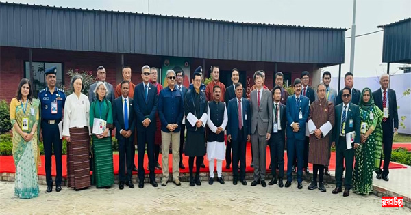 আড়াইহাজারে স্পেশাল ইকোনমিক জোন পরিদর্শনে ভুটানের রাজা