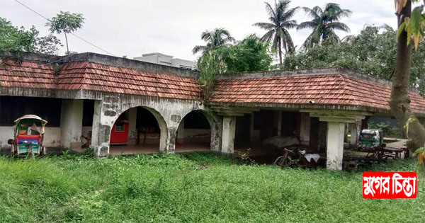 জালকুড়ি শিশু ও মাতৃস্বাস্থ্য ইনস্টিটিউট এখন গাড়ির গ্যারেজ &nbsp;
