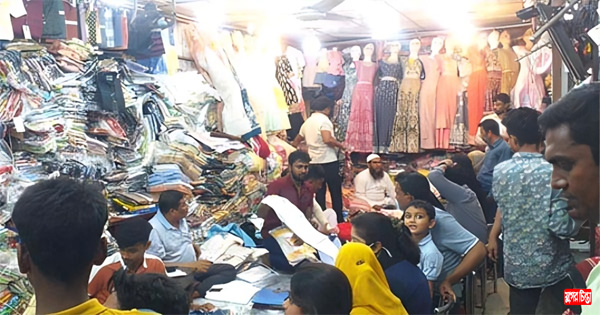 শপিং কমপ্লেক্সগুলোতে বাড়ছে ক্রেতার সংখ্যা