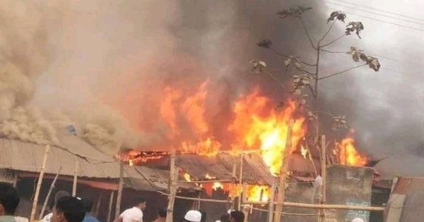 ফতুল্লায় কাপড়ের মার্কেটে অগ্নিকাণ্ডে ২৫ দোকান ভস্মীভূত