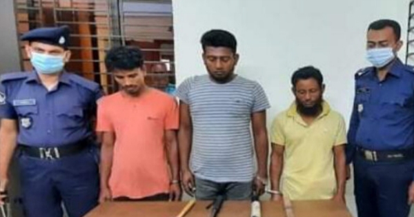 সোনারগাঁয়ে দেশীয় অস্ত্রসহ ৩ ডাকাত গ্রেফতার